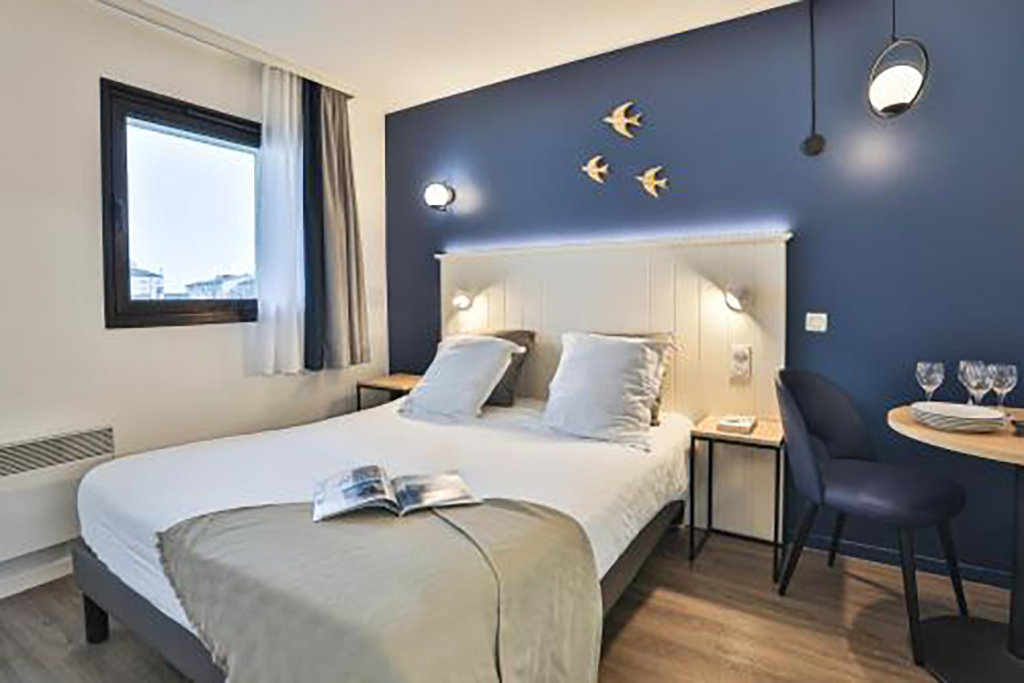 Résidence Pierre & Vacances Centre — chambre à La Rochelle