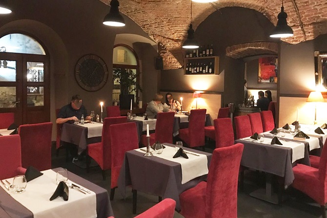 Qrudo Food & Wine