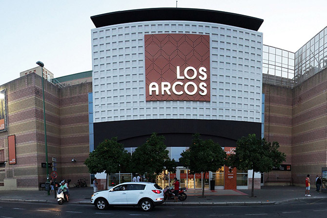 Centro Comercial Los Arcos