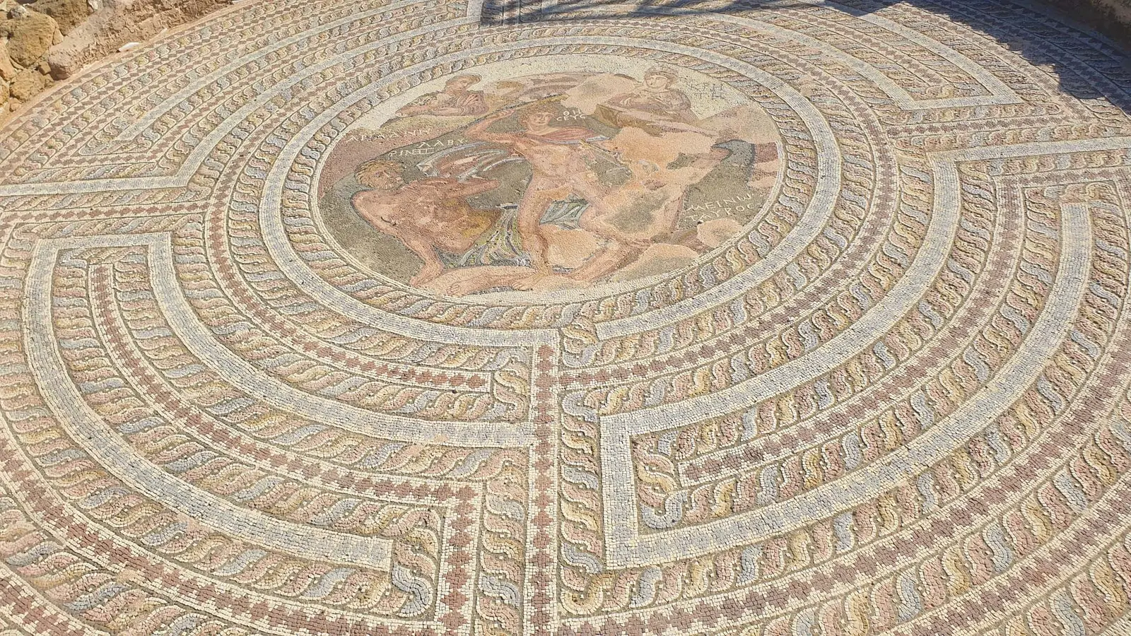 Achille Mosaics à Paphos — étape 29 du parcours touristique commenté