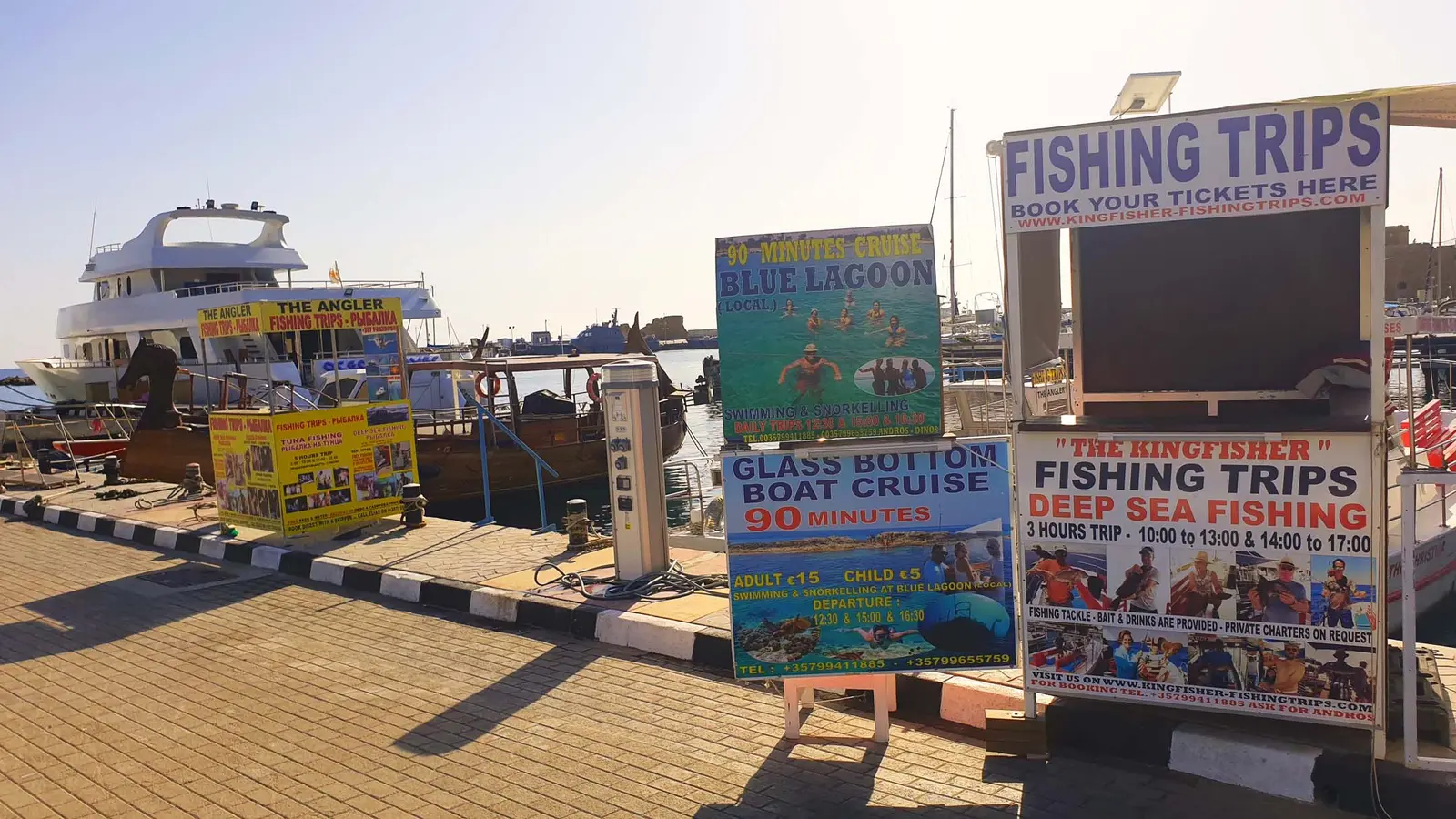 Paphos Boat Tours à Paphos — étape 24 du parcours touristique commenté