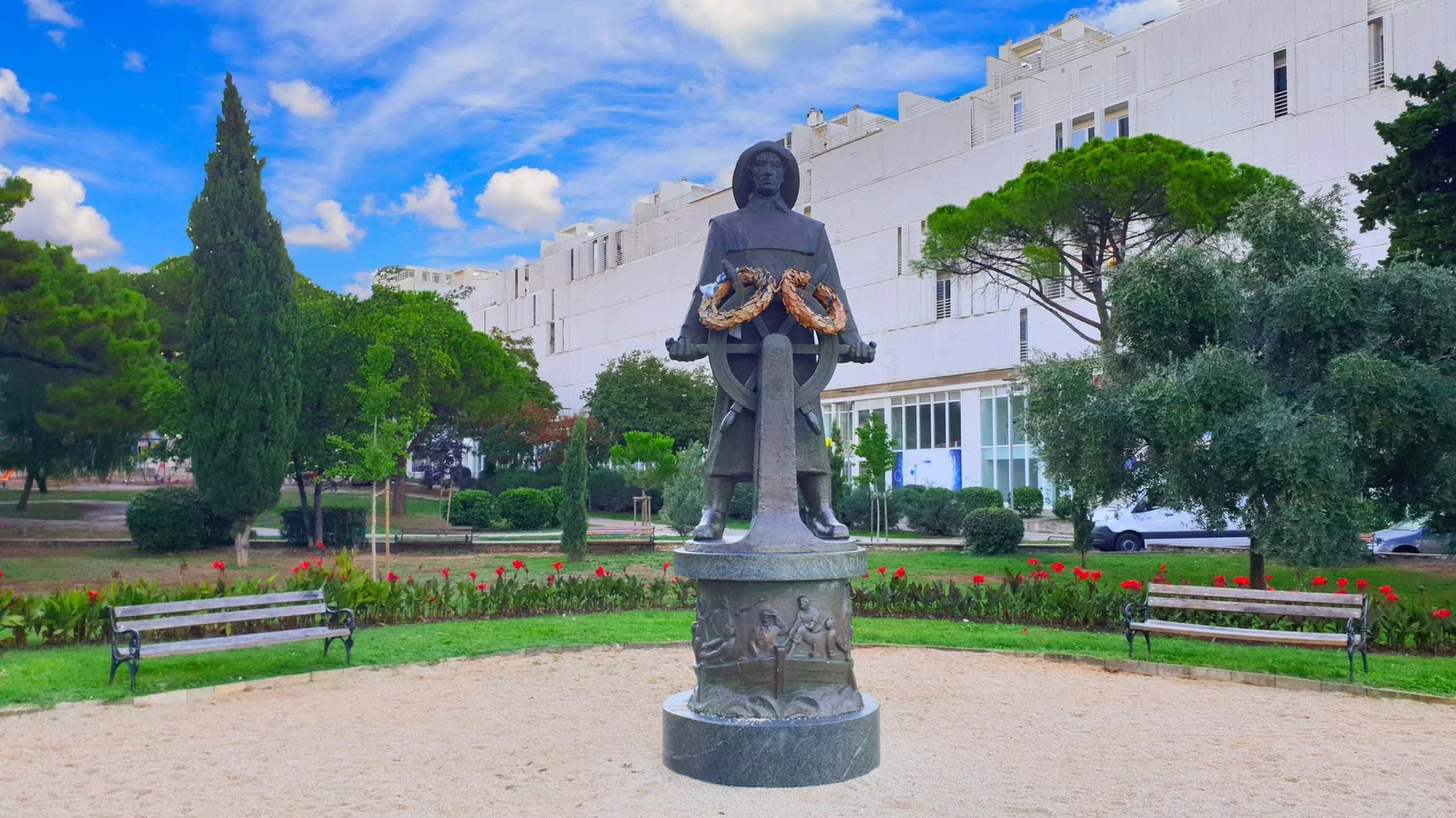 Monument stradalim mornarima — Zadar