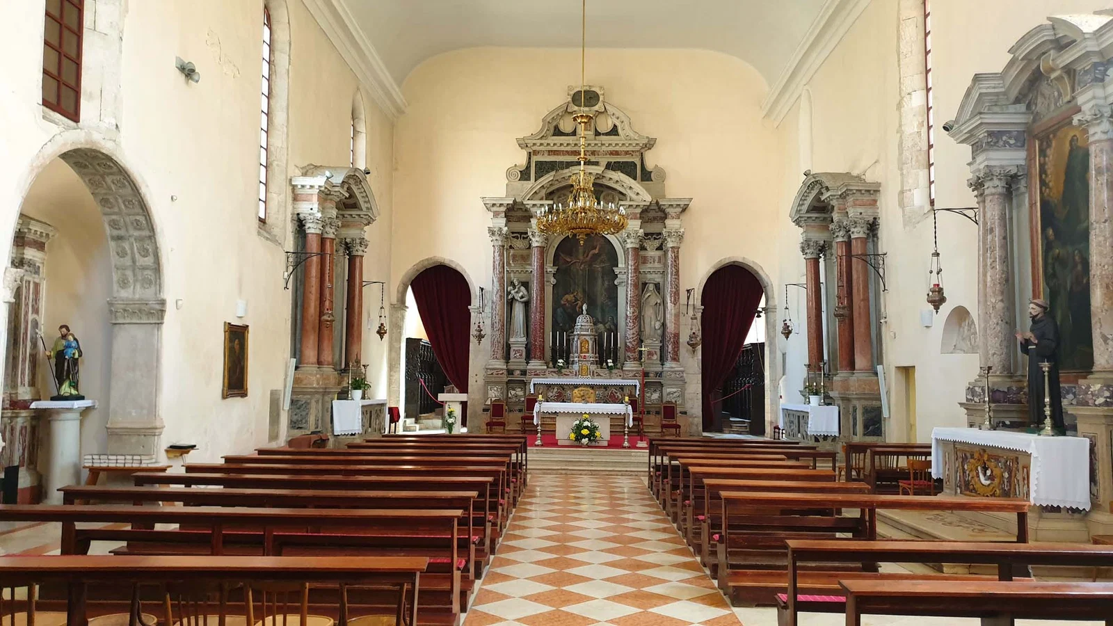 Samostan i Riznica sv. Frane — Zadar