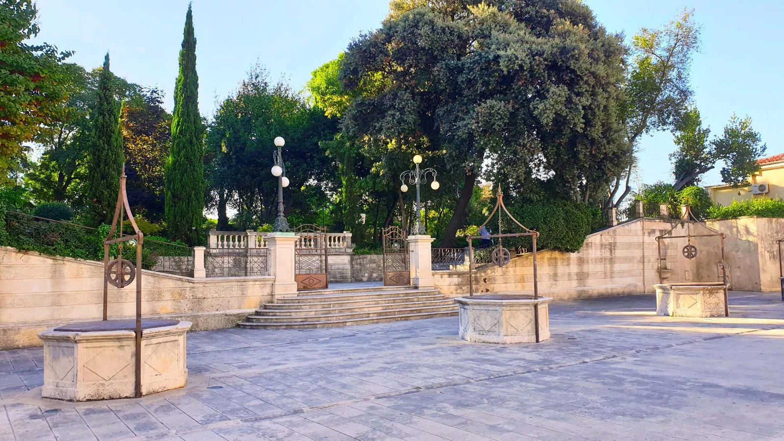 Trg Pet Bunara — Zadar