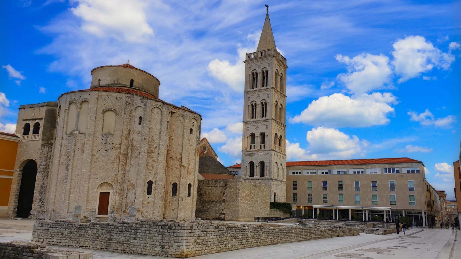Zvonik katedrale Sv. Stošije — Zadar