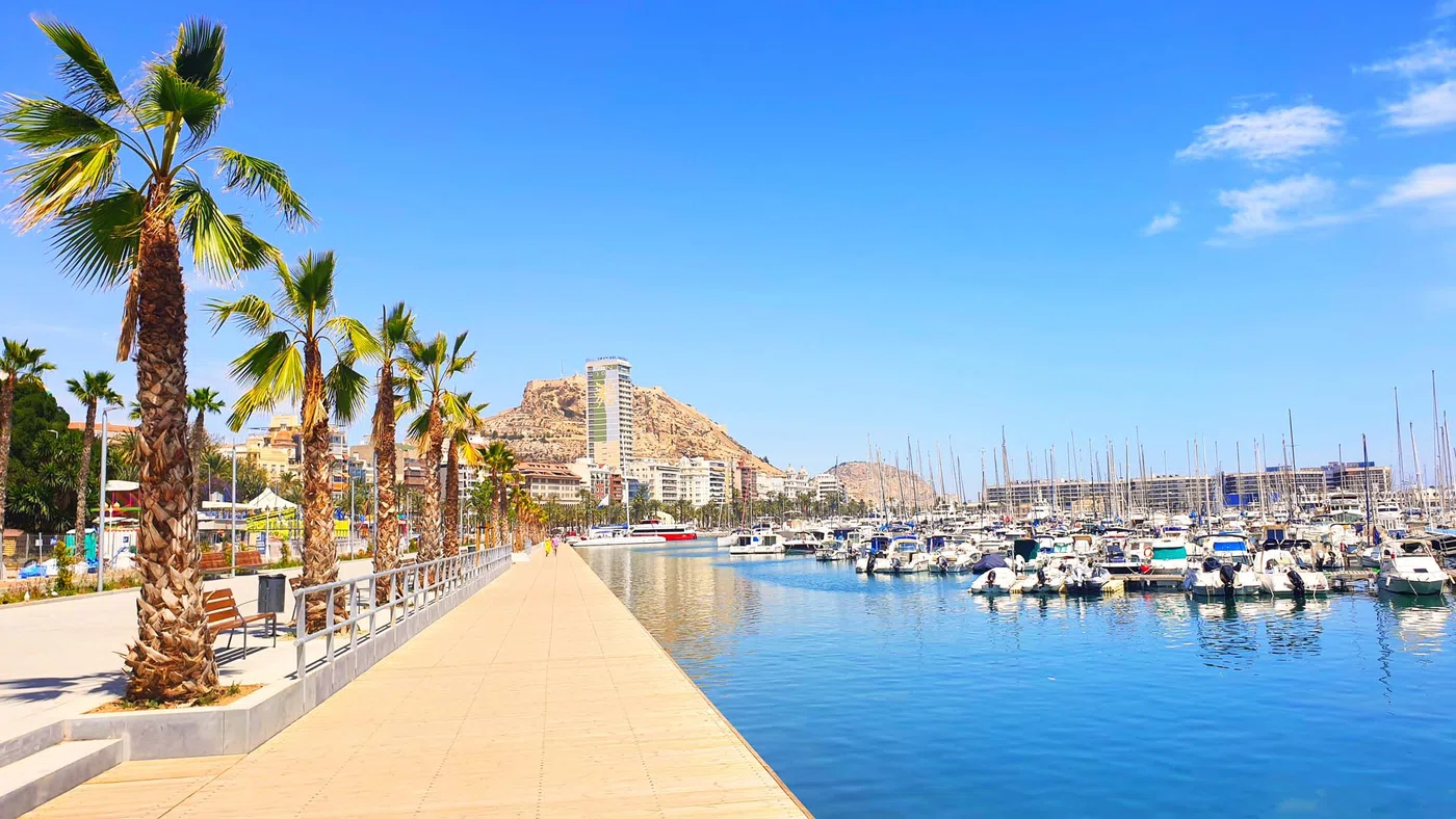 Avenida del Almirante Julio Guillén Tato — Alicante