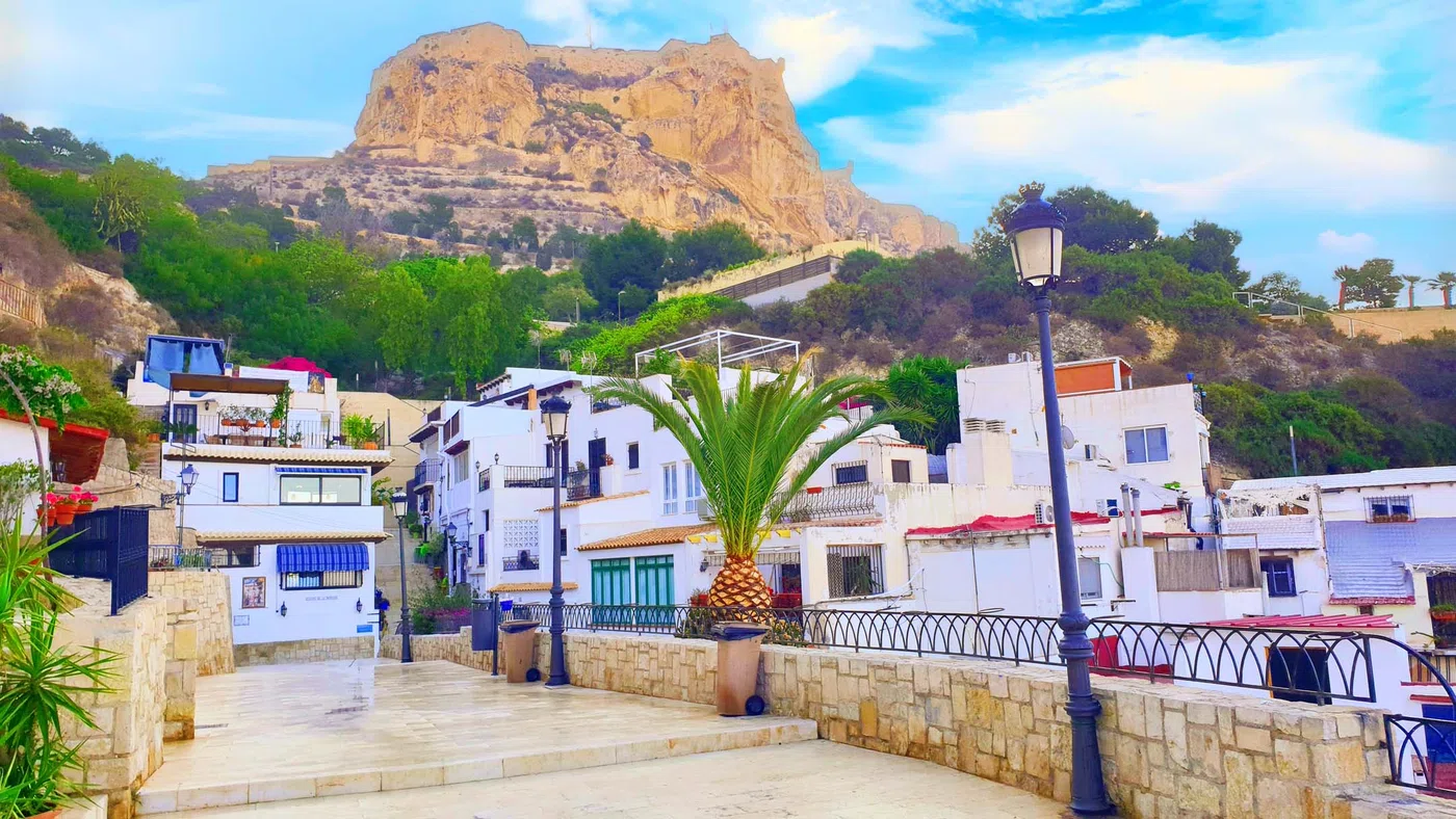 Rue San Rafael — quartier de Santa Cruz — Alicante