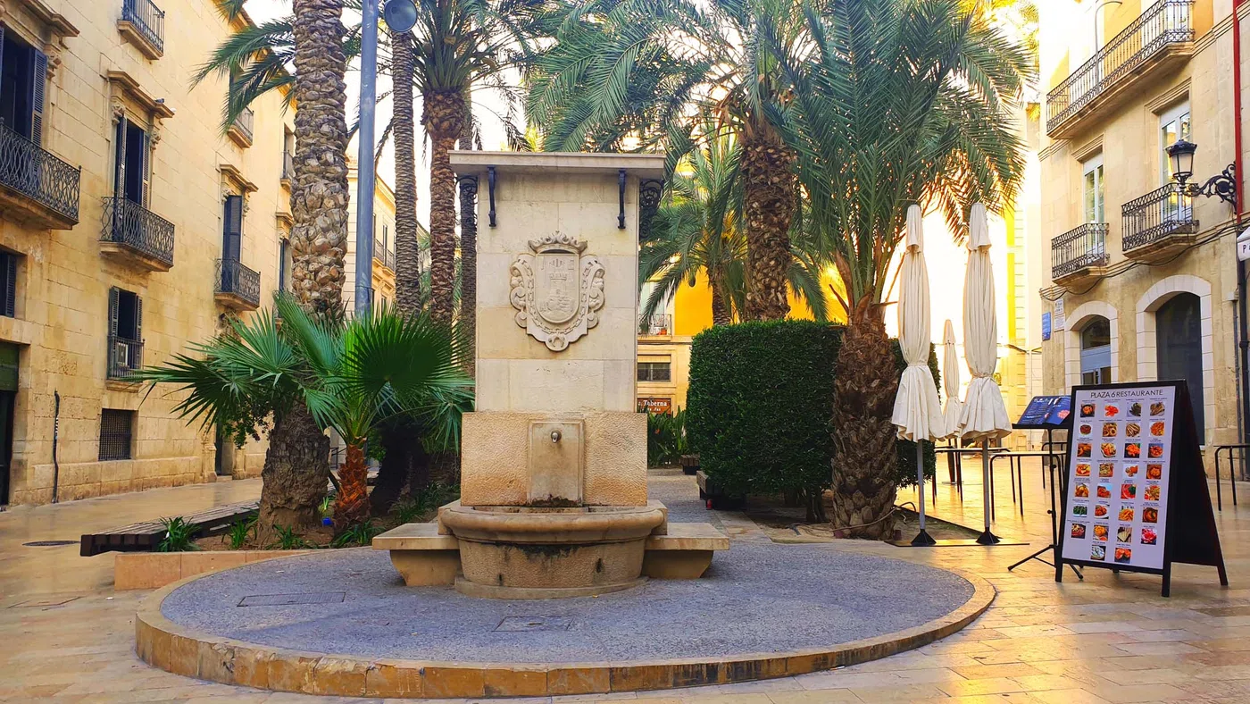 Plaza de la Santissima Faç — Alicante
