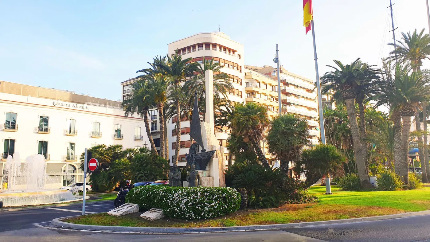 Place Puerta del Mar — Alicante