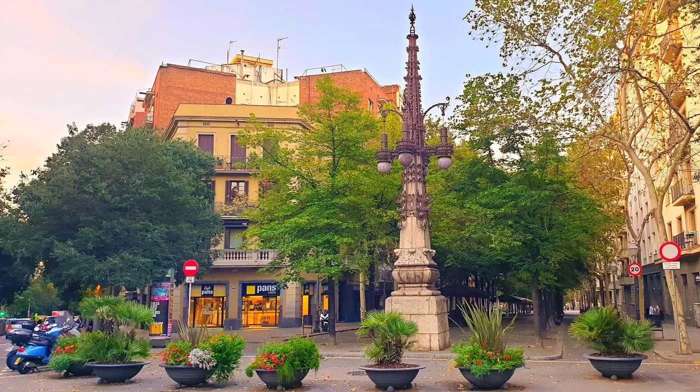 Farola Avinguda Gaudí à Barcelone, Espagne