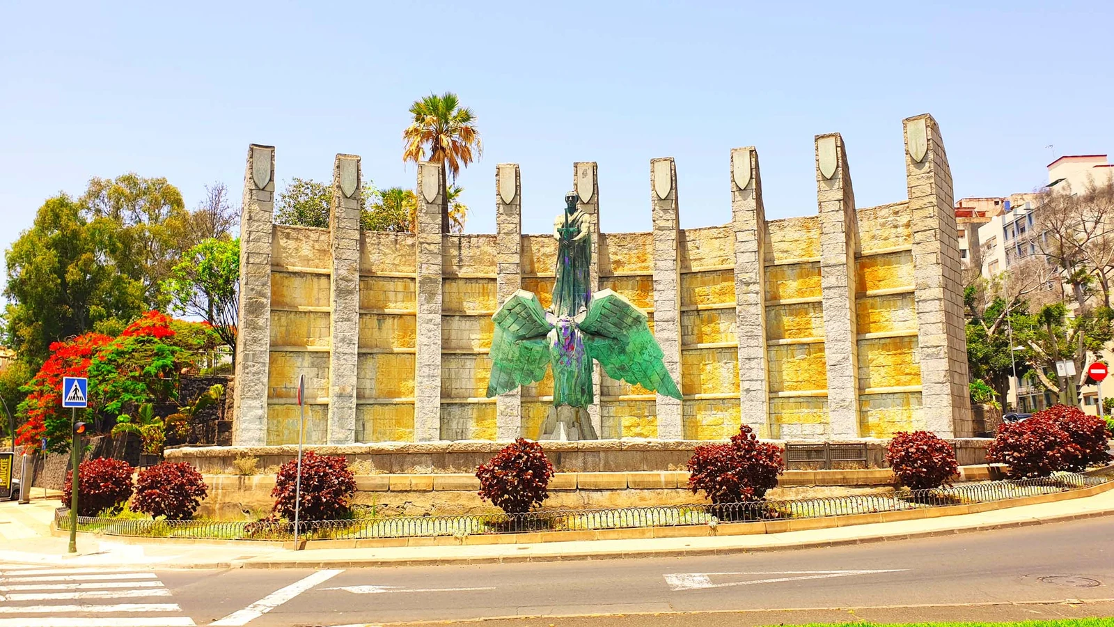 Monumento al Ángel de la Paz — Santa Cruz de Tenerife