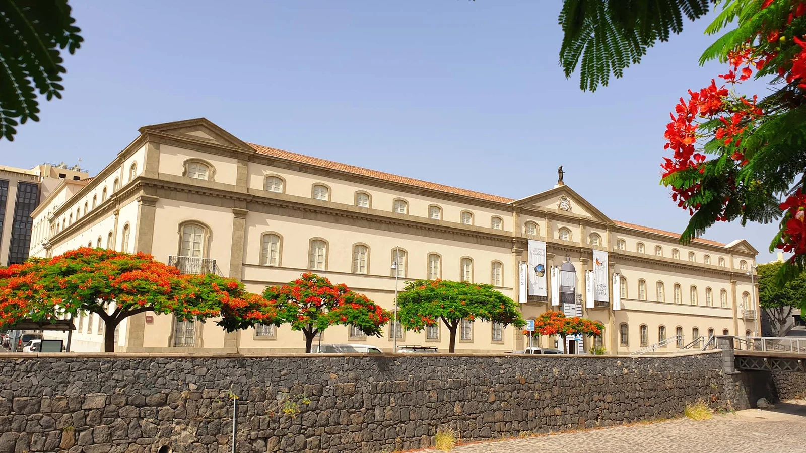 Museo de Naturaleza y Arqueología * — Santa Cruz de Tenerife
