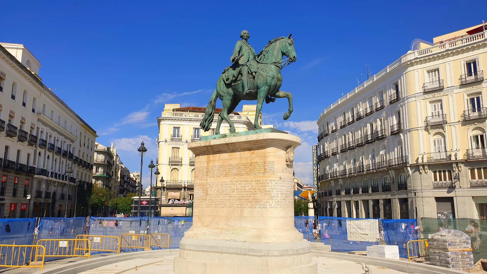 Statue équestre de Charles III — Madrid