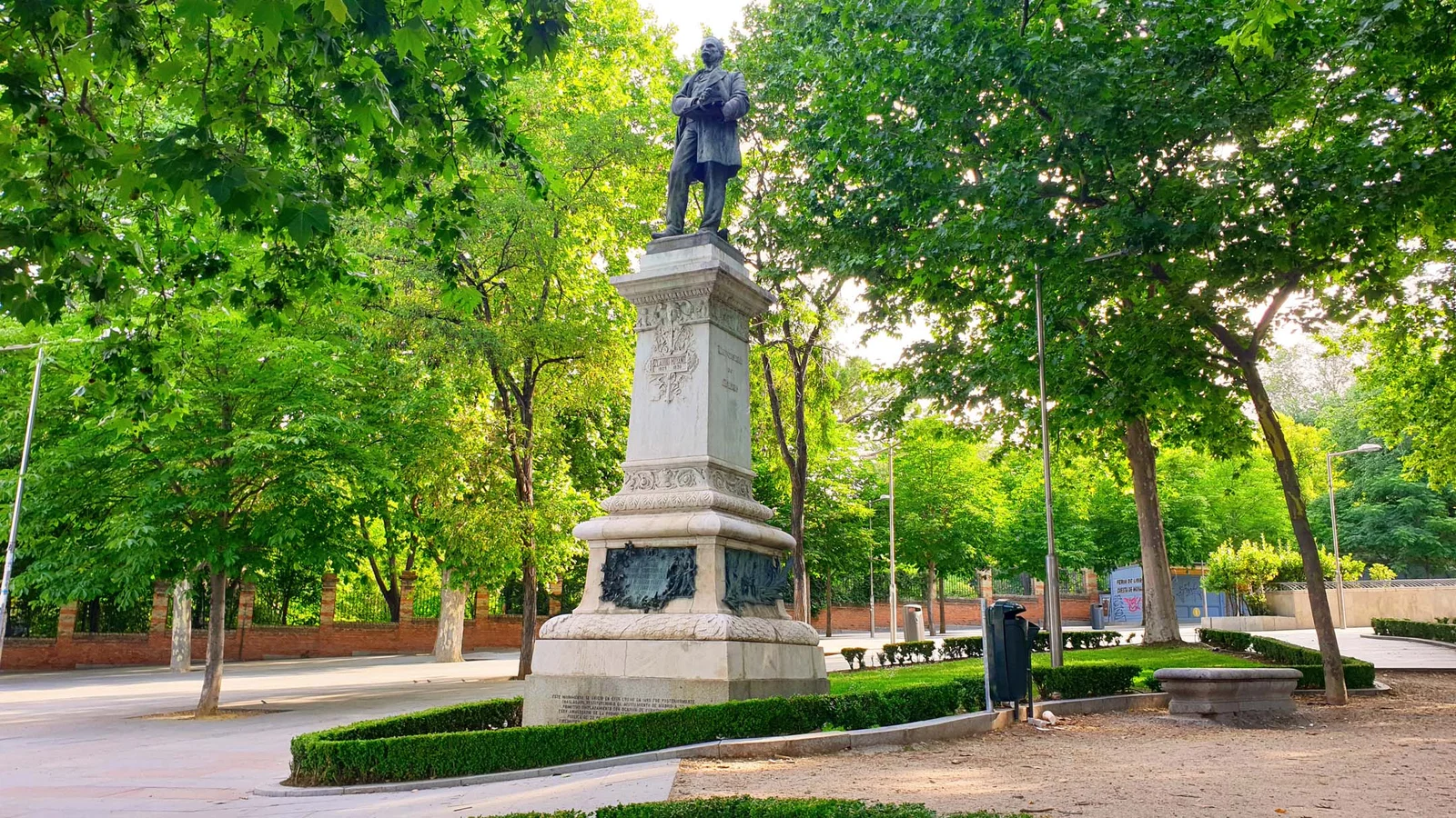 Monument à Claudio Moyano — Madrid