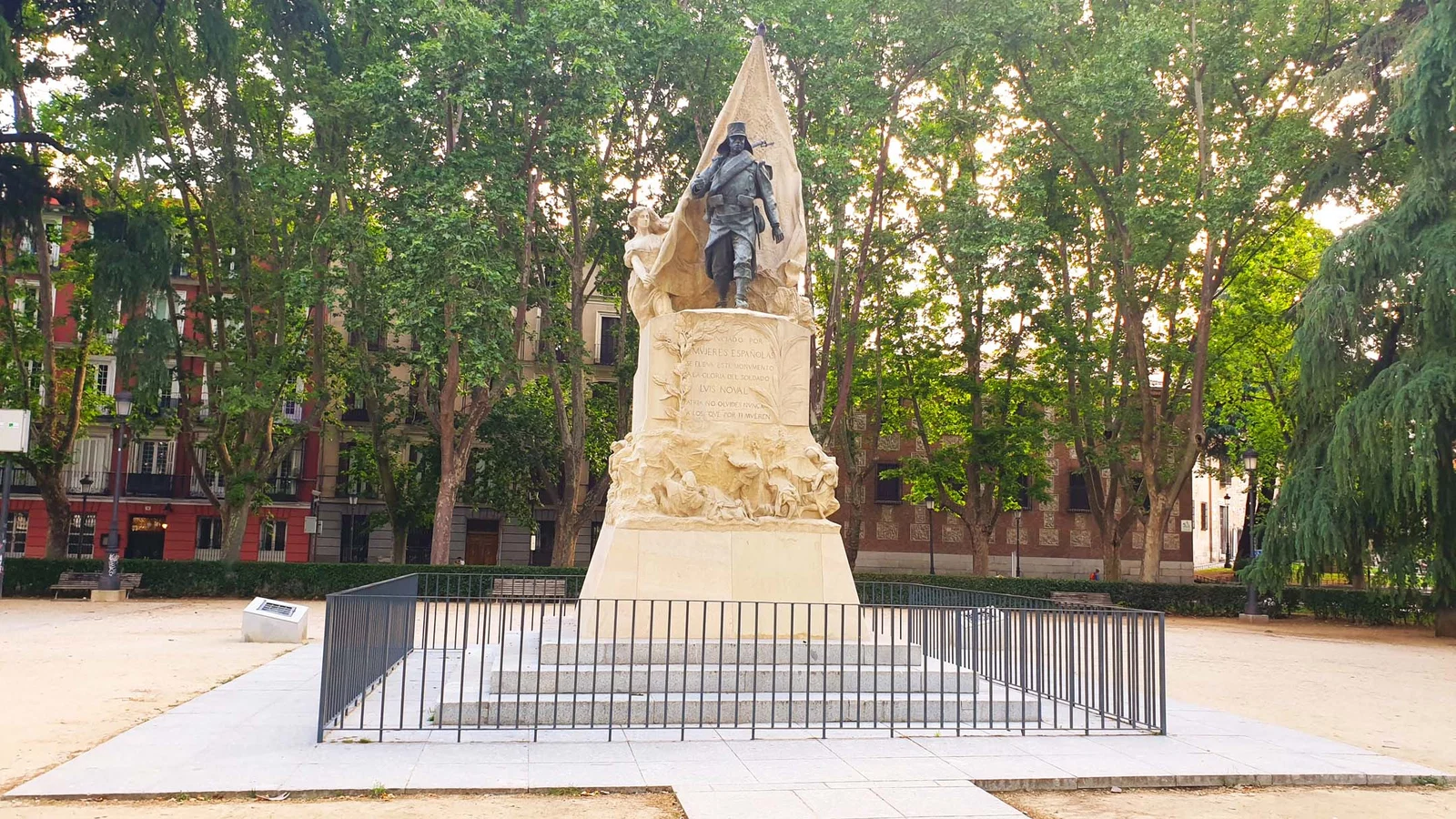 Monument au caporal Noval — Madrid
