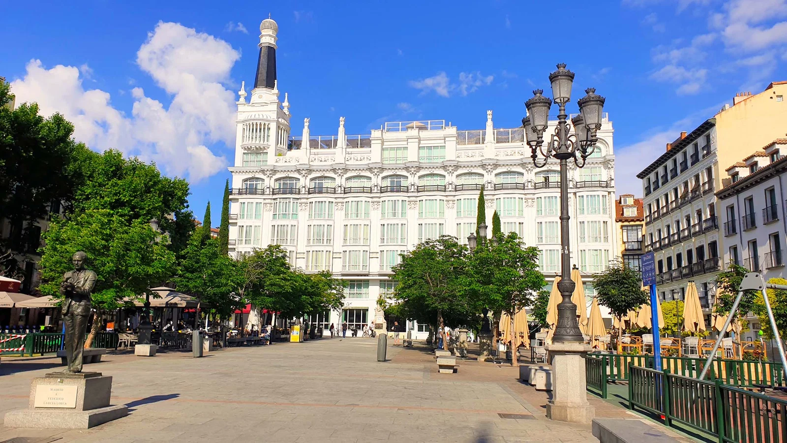 Plaza de Santa Ana — Madrid