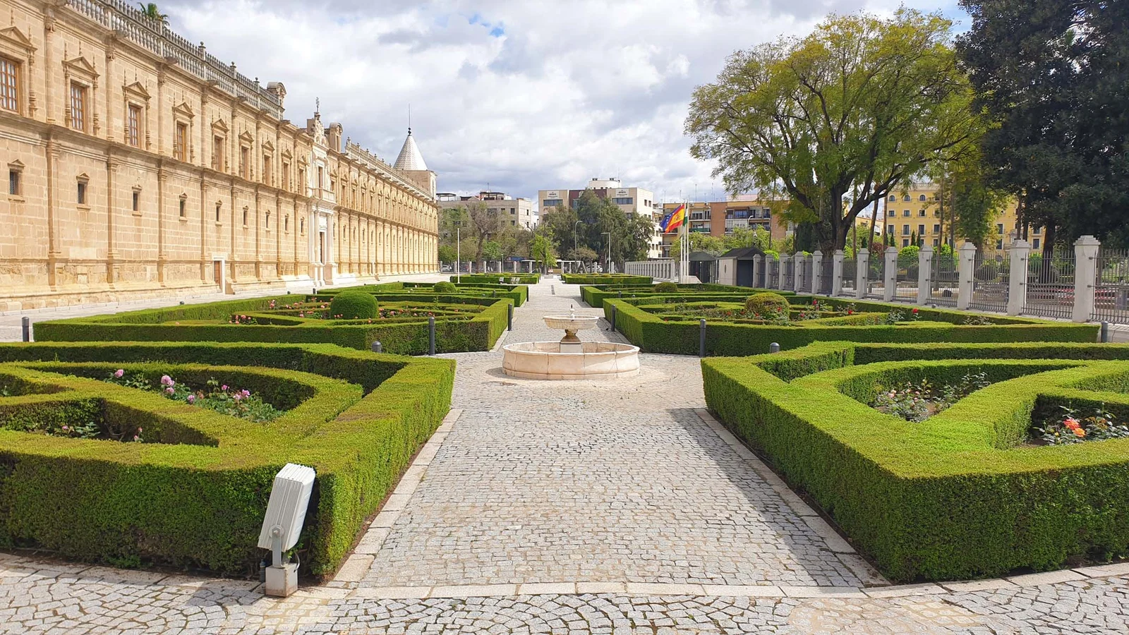 Ancien hôpital des Cinq Plaies — Séville