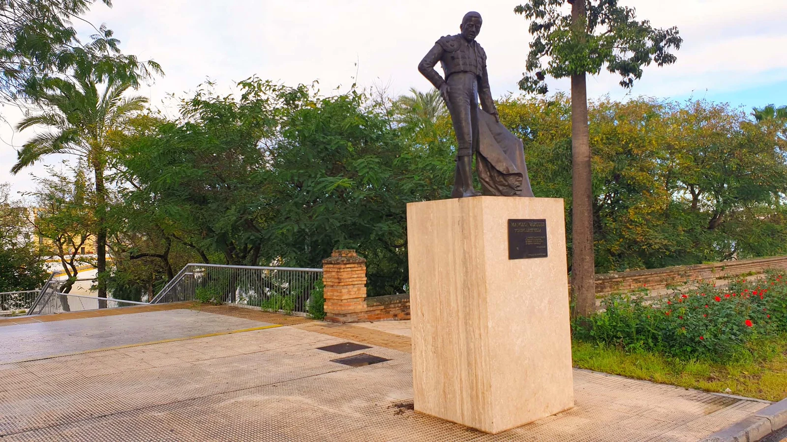 Monument à Pepe Luis Vázquez — Séville