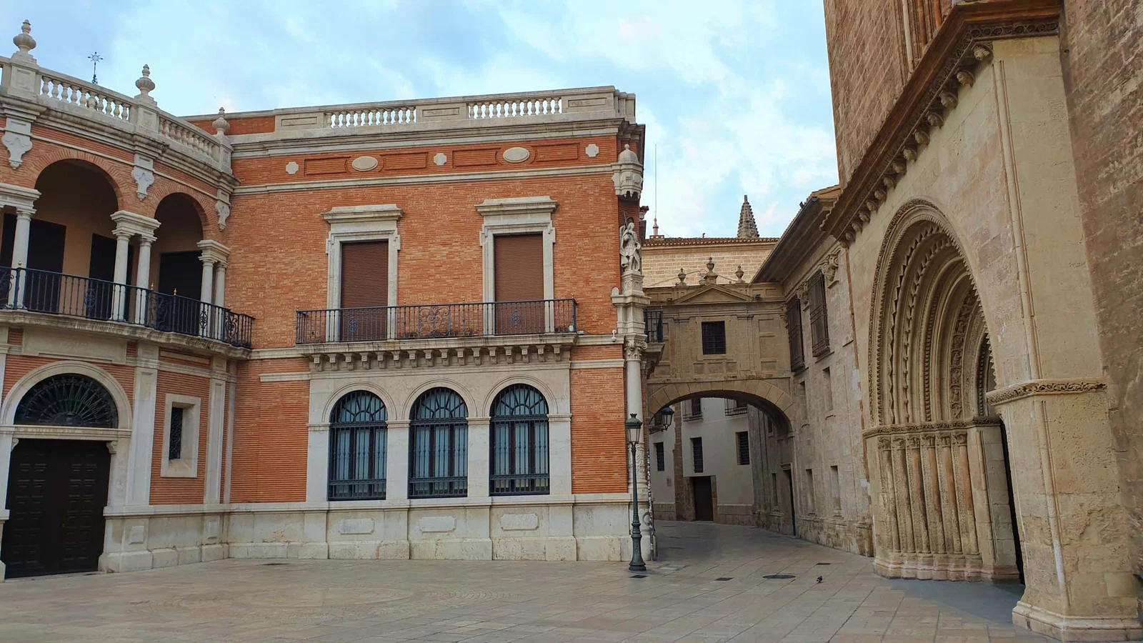 Arc del carrer de la Barcella — Valence