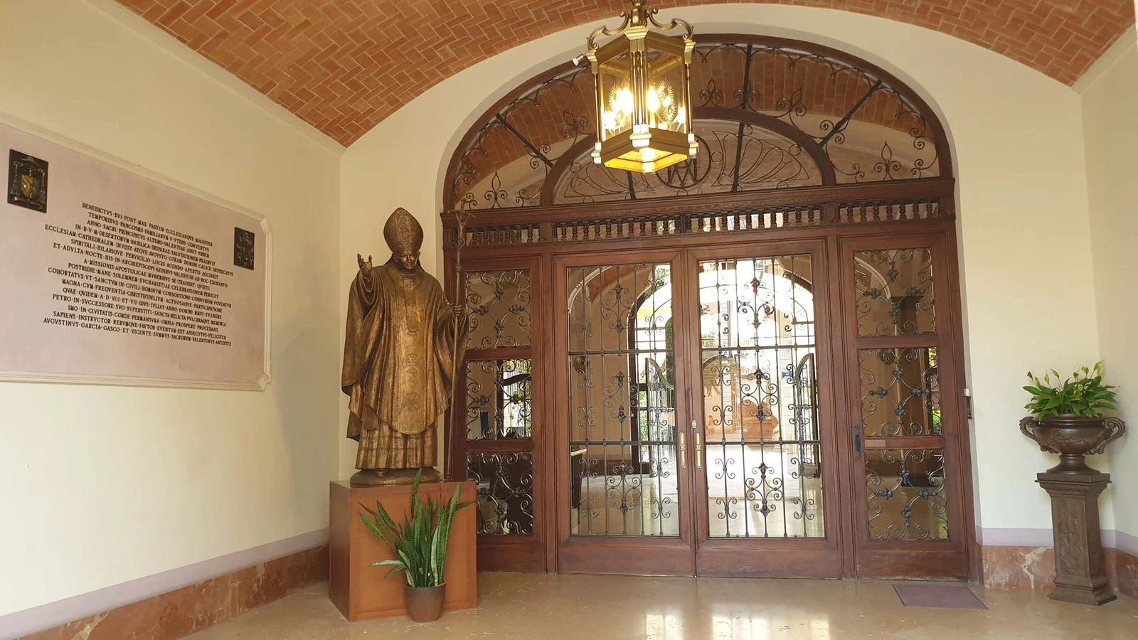 Estátua de Juan Pablo II — Valence