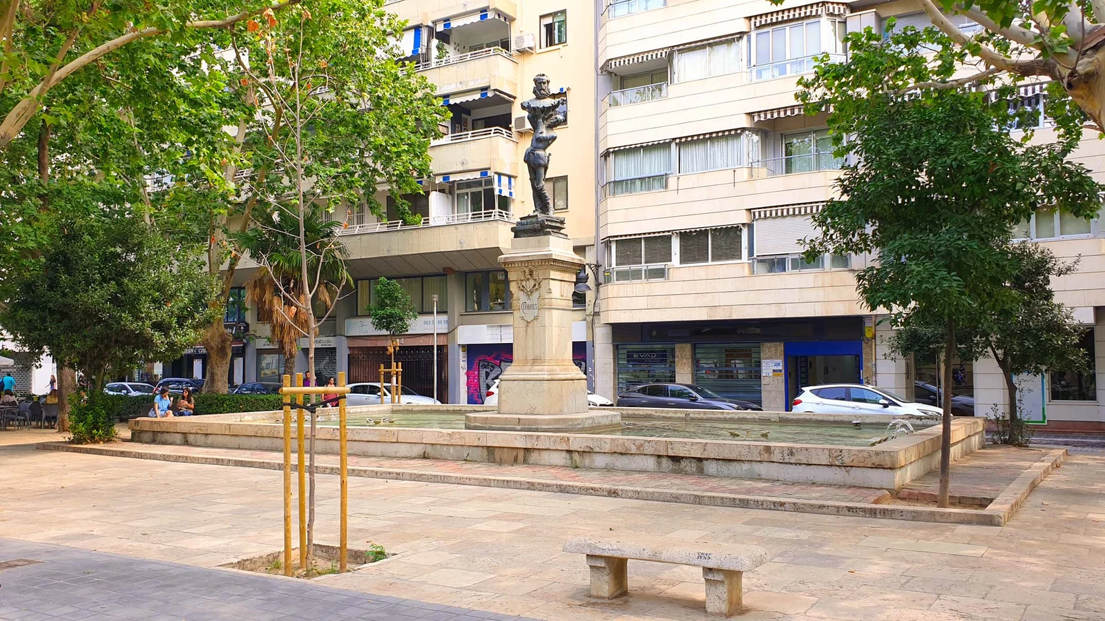 Estàtua València a Cervantes — Valence