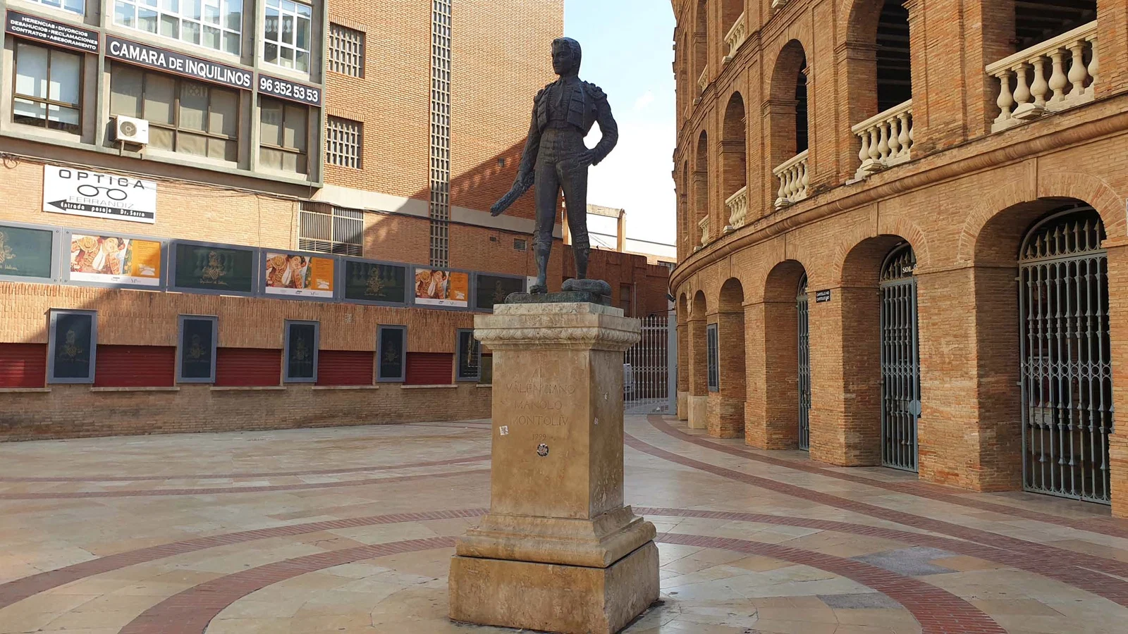 Monumento a Manolo Montoliu — Valence