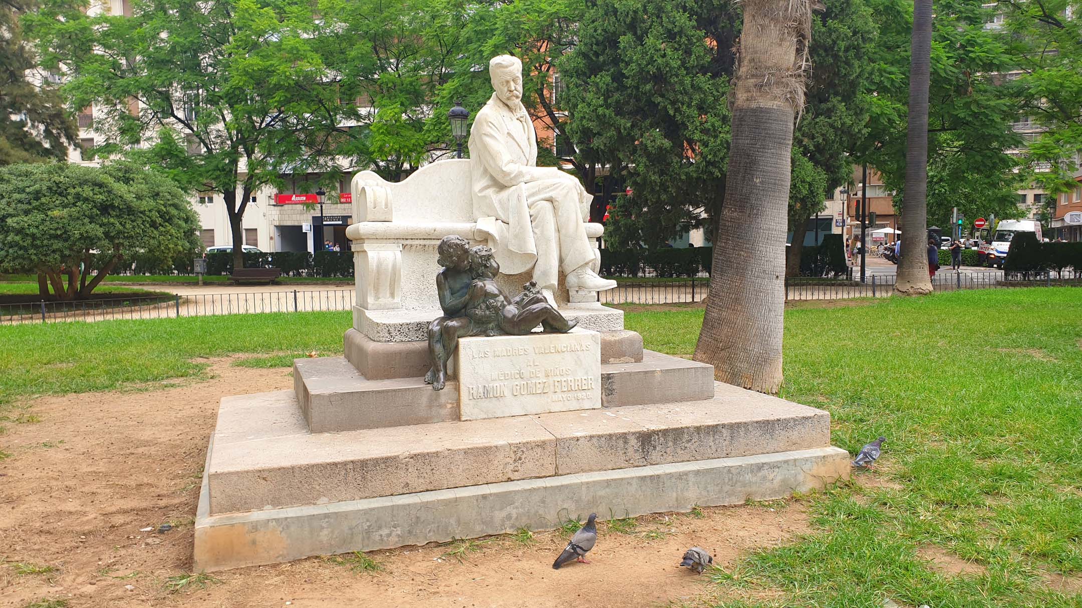 Monumento al Dr. Gómez Ferrer
