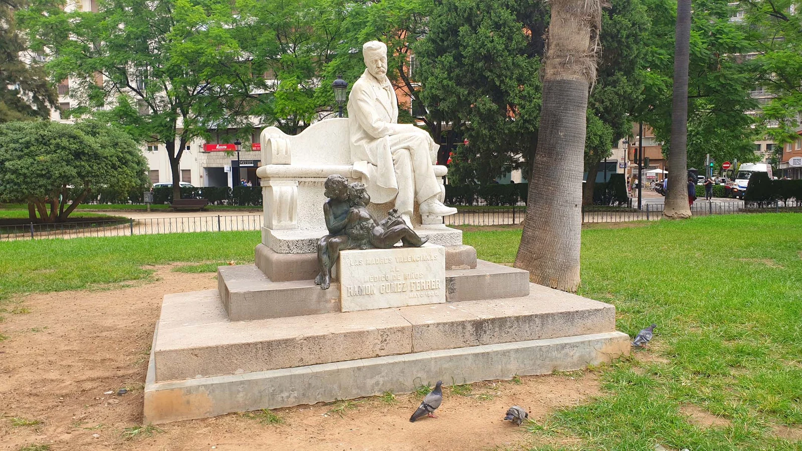 Monumento al Dr. Gómez Ferrer — Valence
