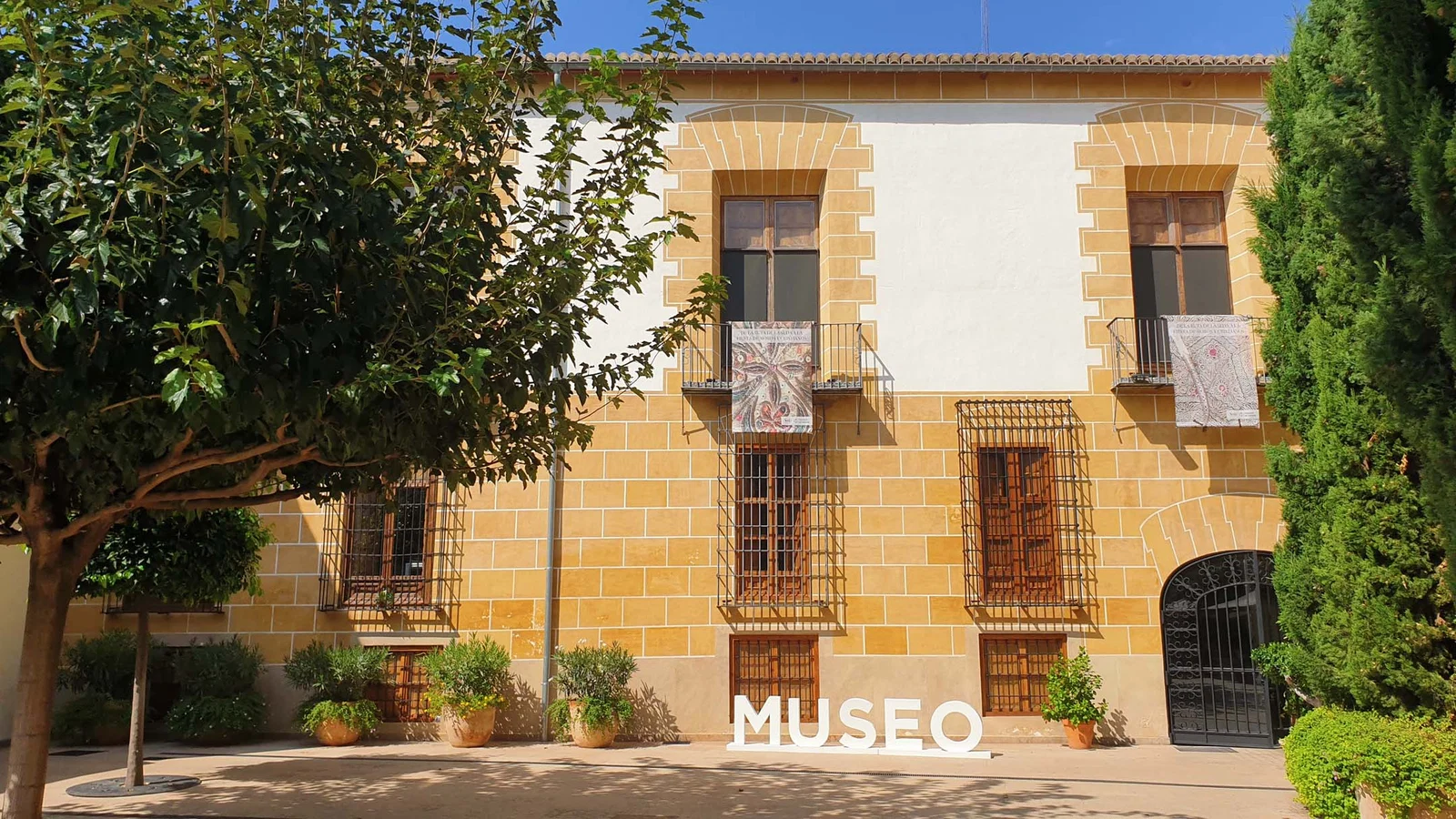 Museu i Col·legi de l'Art Major de la Seda — Valence