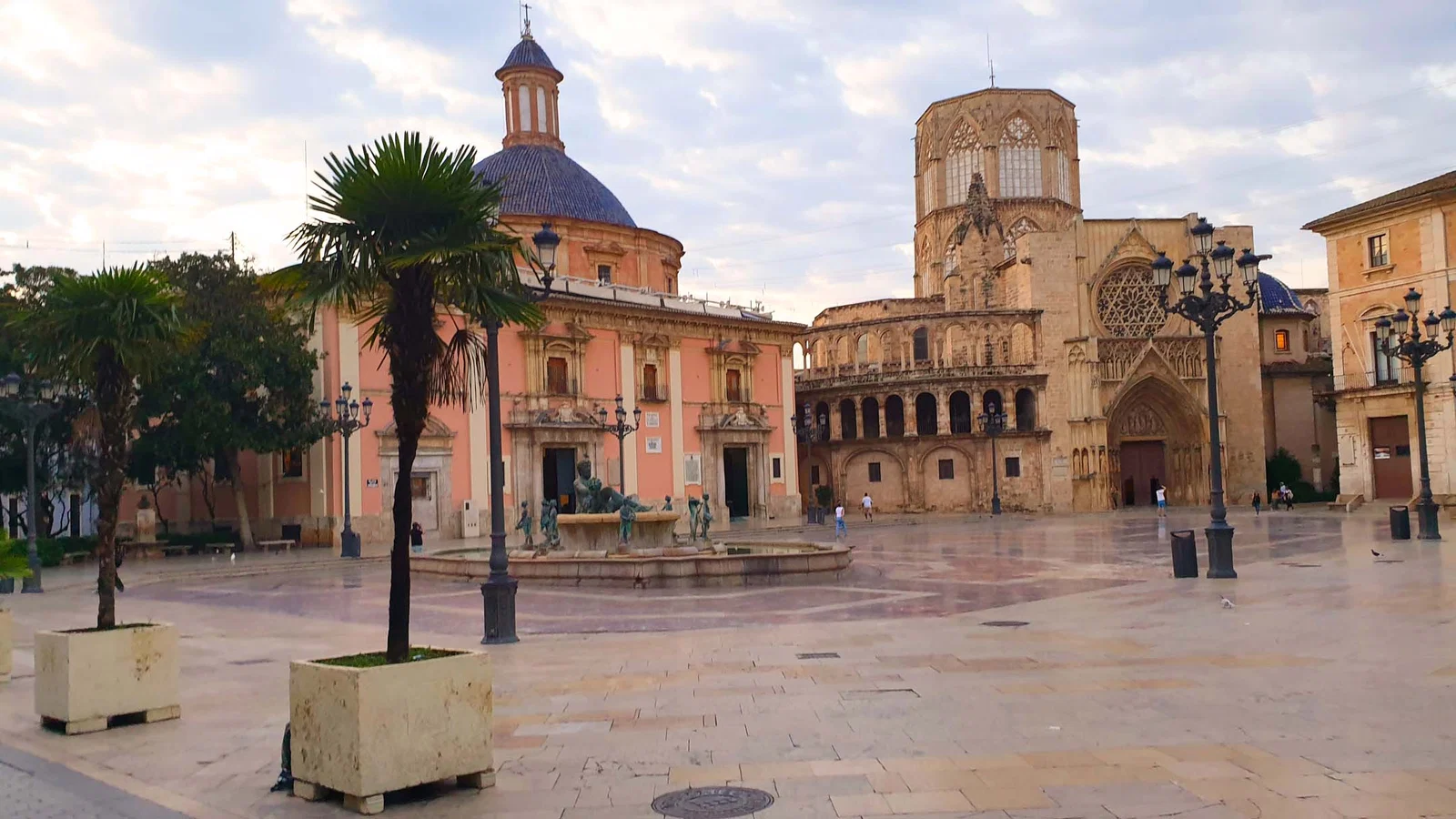 Plaça de la Mare de Déu — Valence