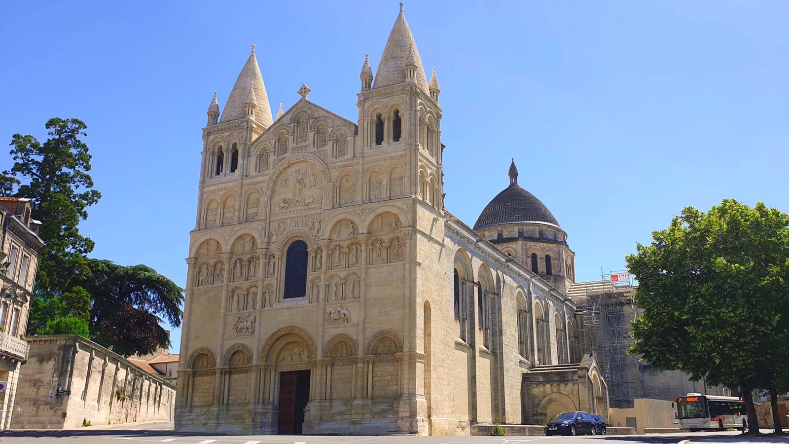 Cathédrale Saint-Pierre d'Angoulême * — Angoulême