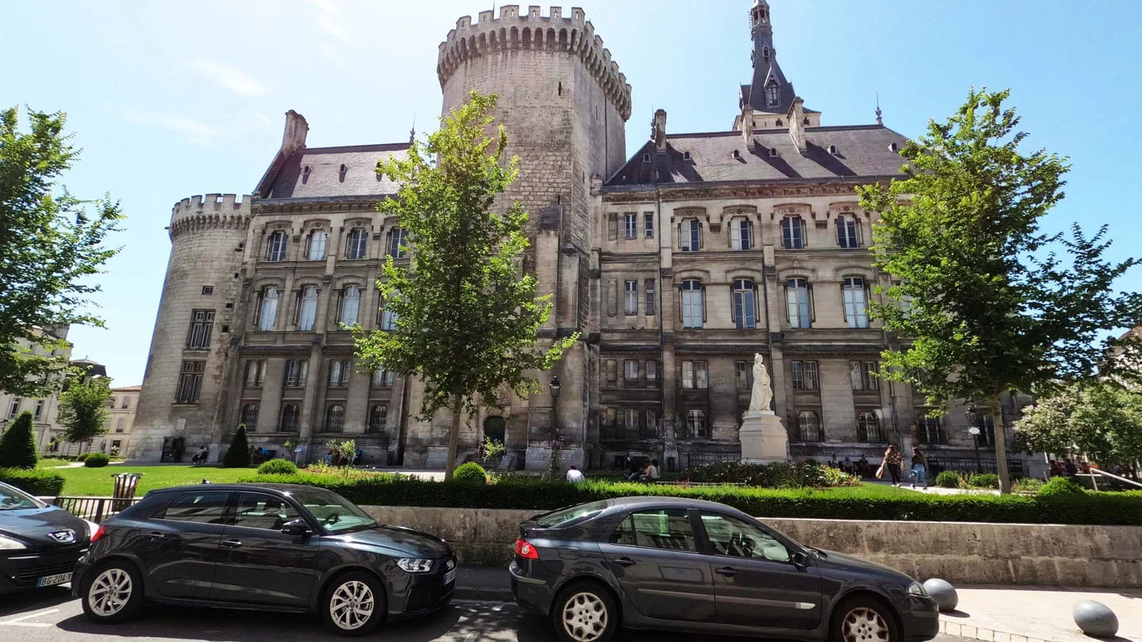 Hôtel de ville Angoulême * — Angoulême