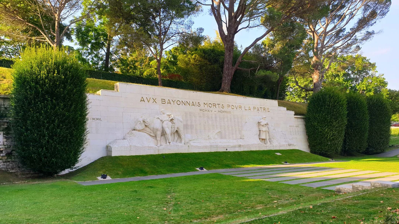 Monument aux Morts — Bayonne