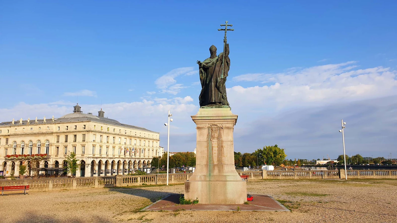 Statue du Cardinal Lavigerie — Bayonne