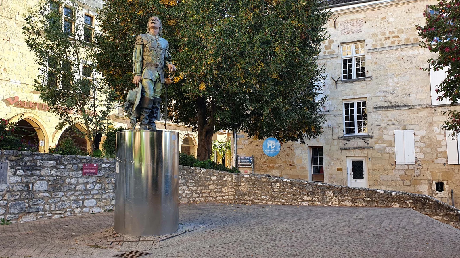 Statue de Cyrano de Bergerac * — Bergerac