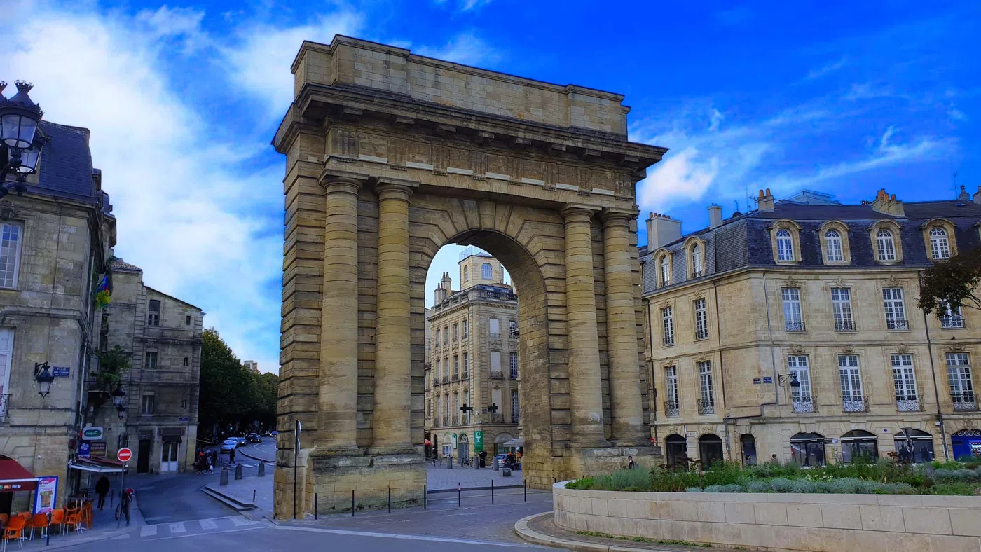Porte de Bourgogne — Bordeaux