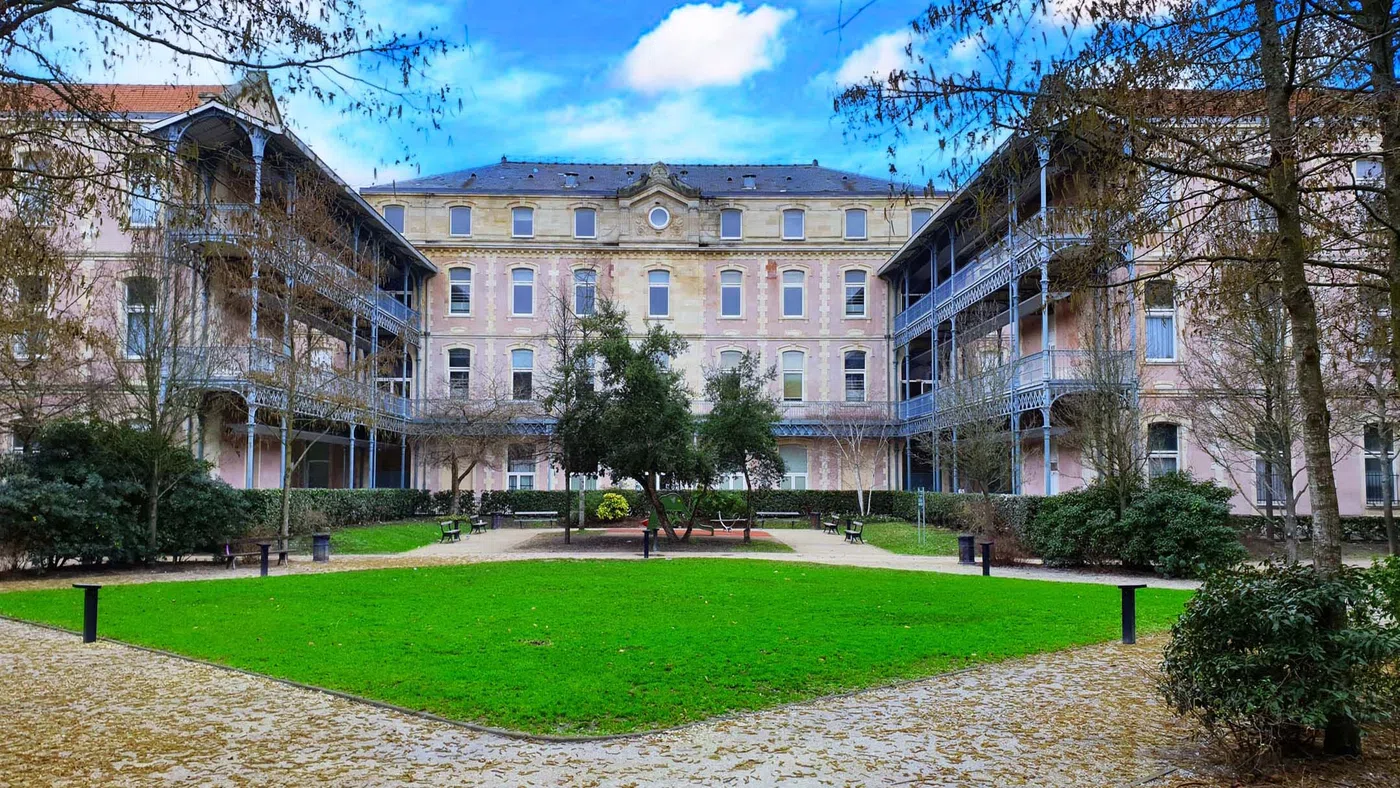 Square du Professeur Jacques Lasserre — Bordeaux