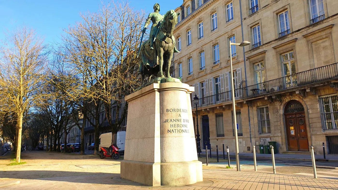Statue de Sainte Jeanne d’Arc — Bordeaux