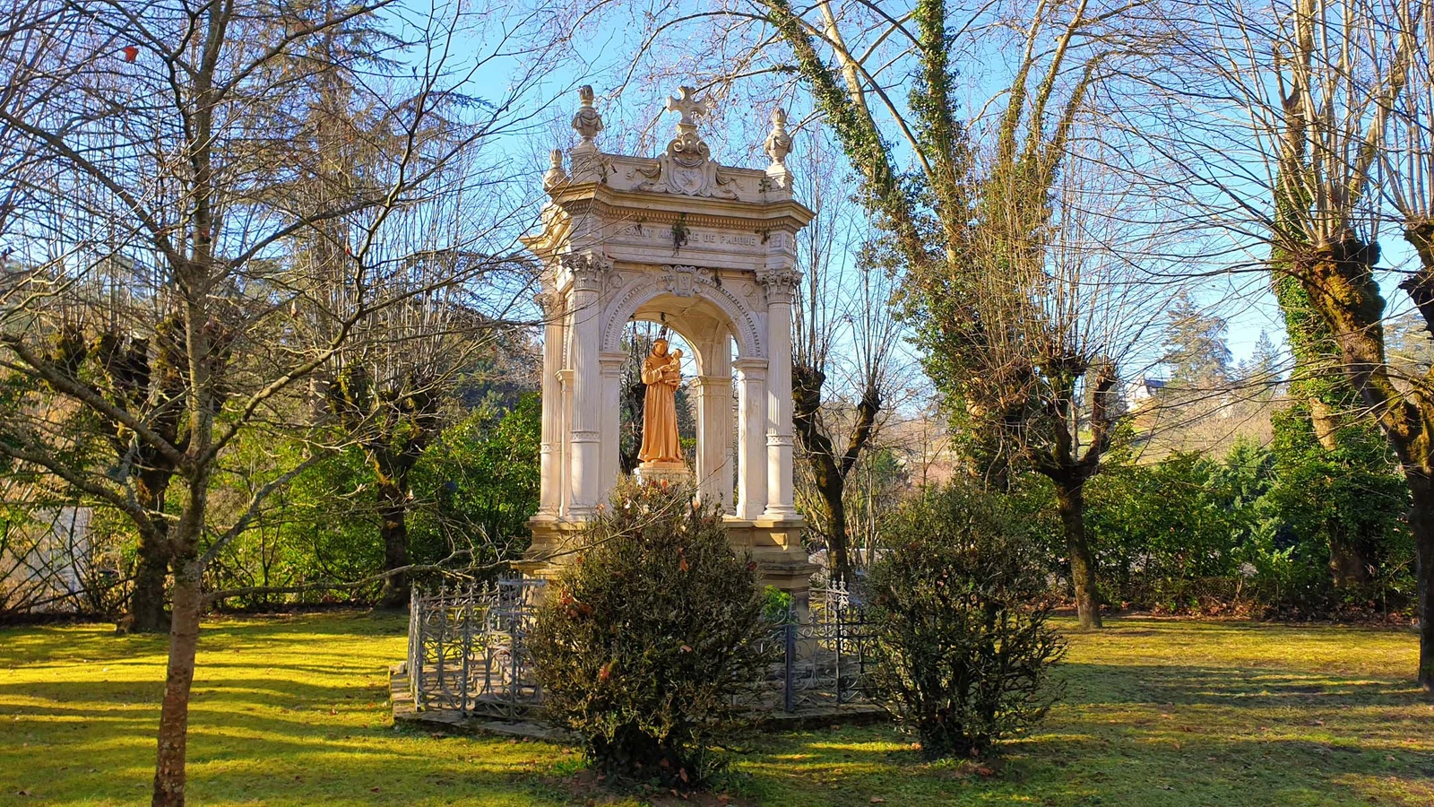 Monument Saint François De Padoue — Brive-la-Gaillarde