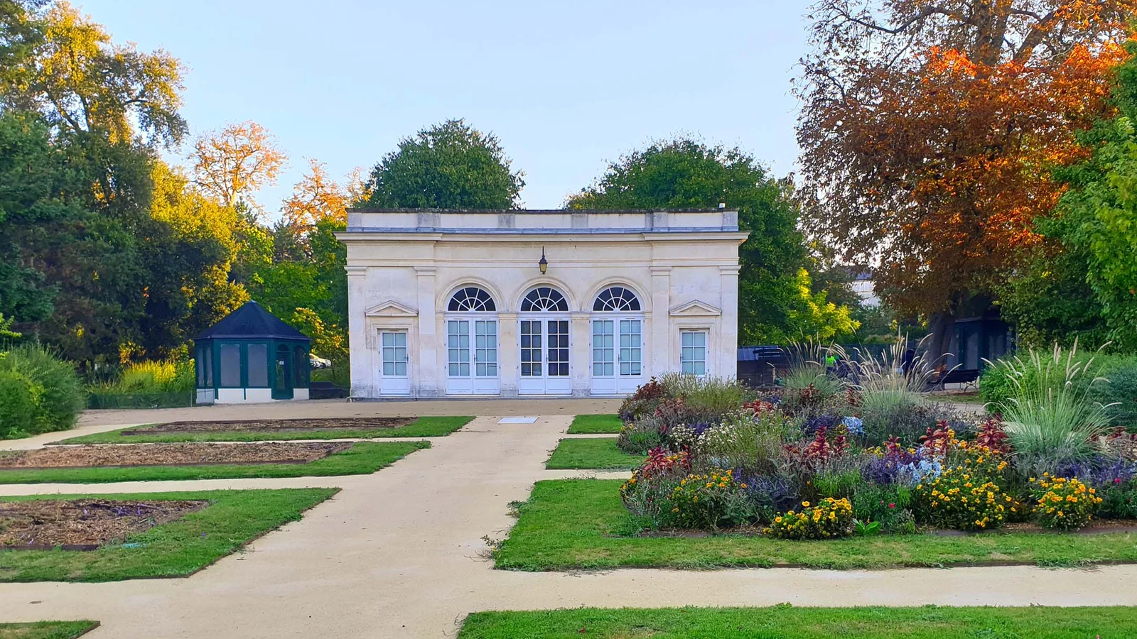 Jardin Public de l'Hôtel de Ville * — Cognac