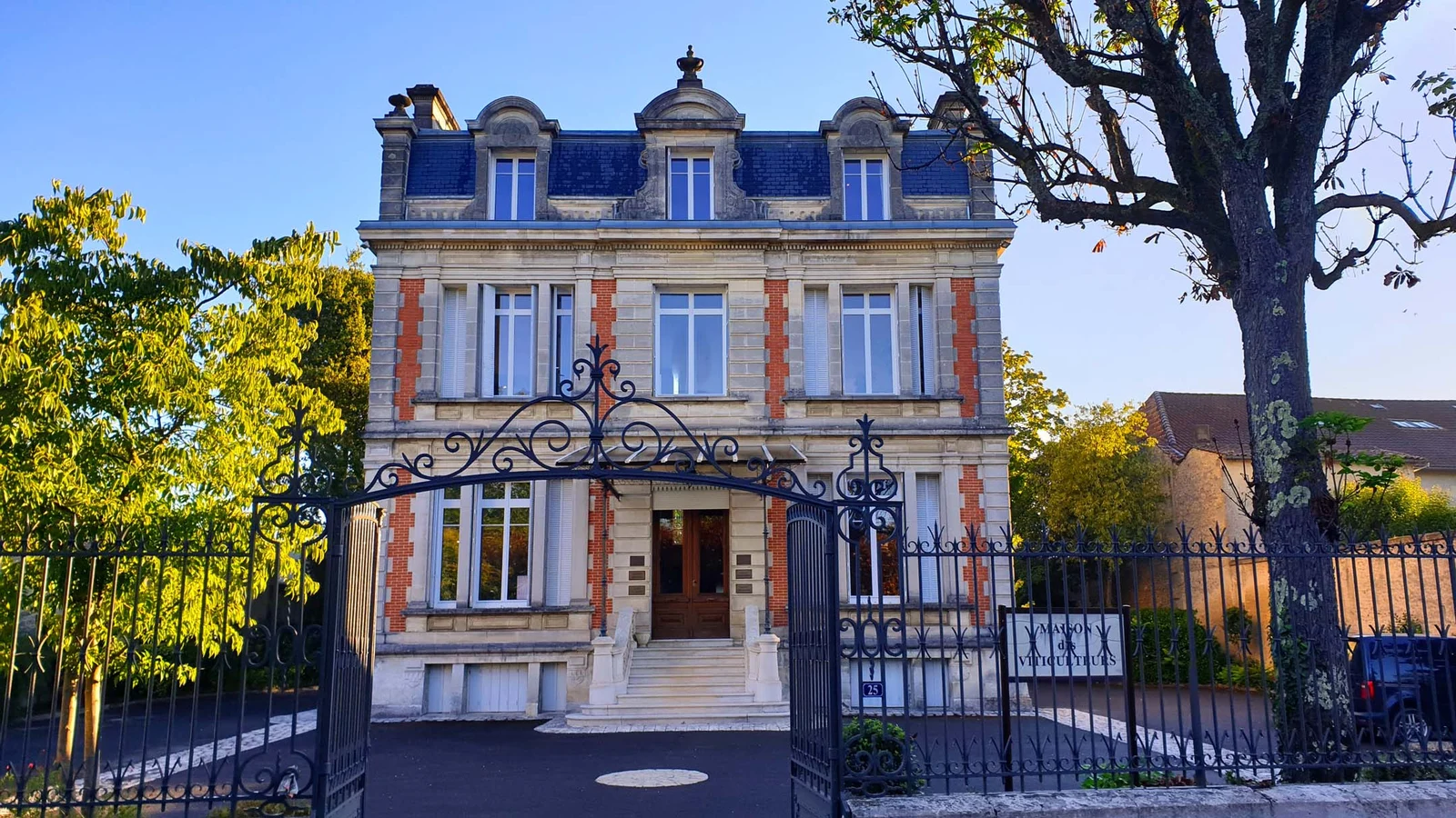 Maison des Viticulteurs — Cognac