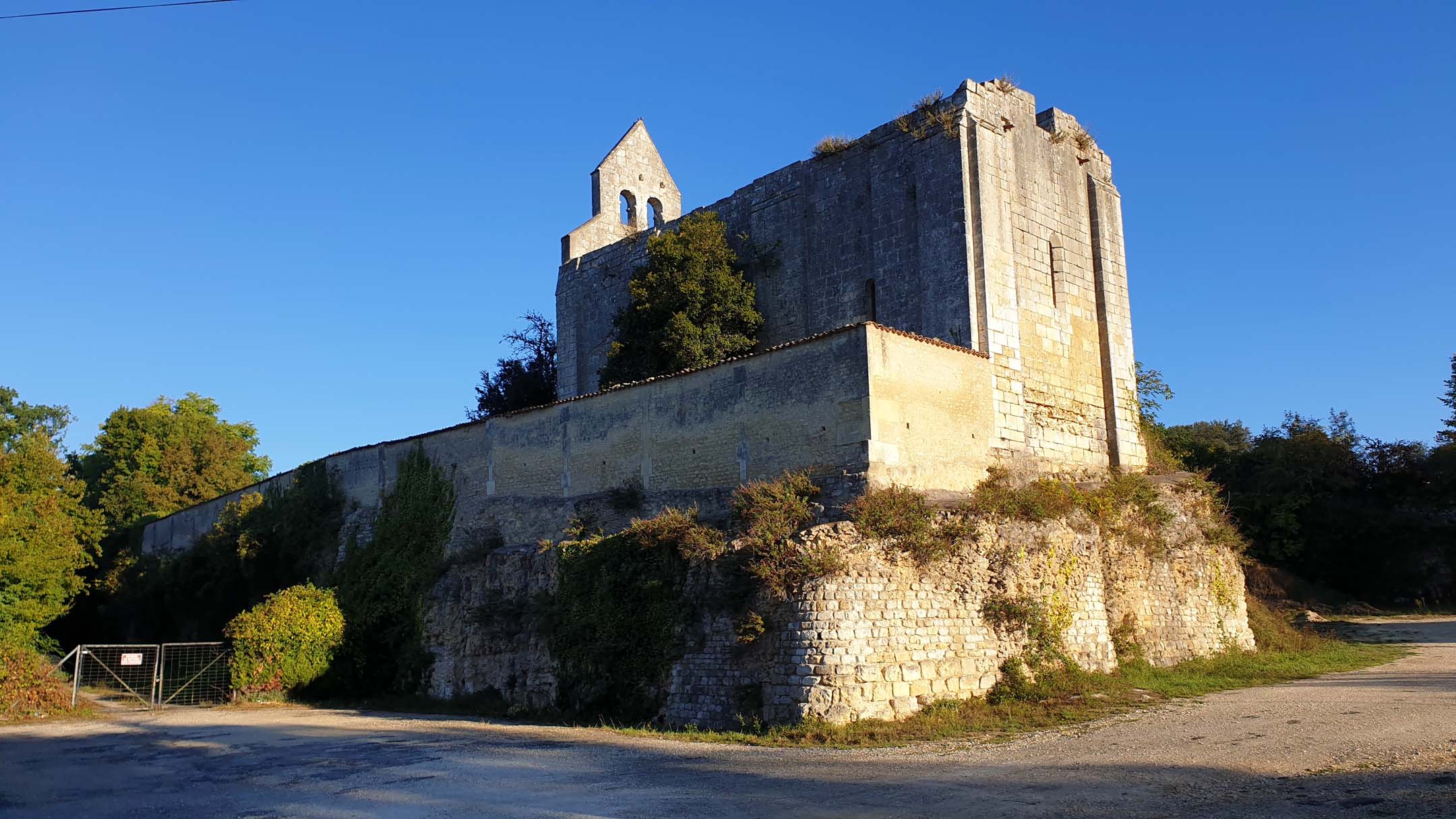 Ruines de l'église Saint-Mamert