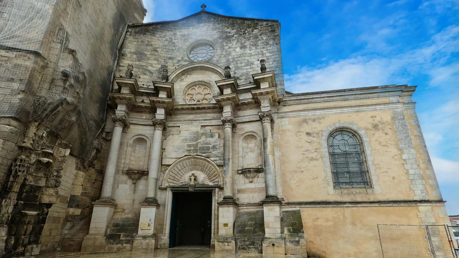 Église Saint-Sauveur de La Rochelle — La Rochelle