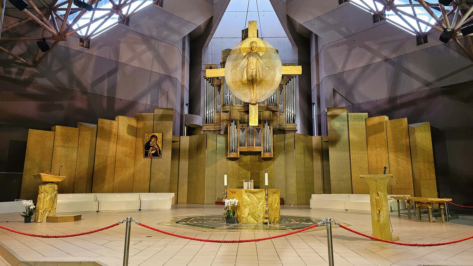 Église de Sainte-Bernadette * — Lourdes