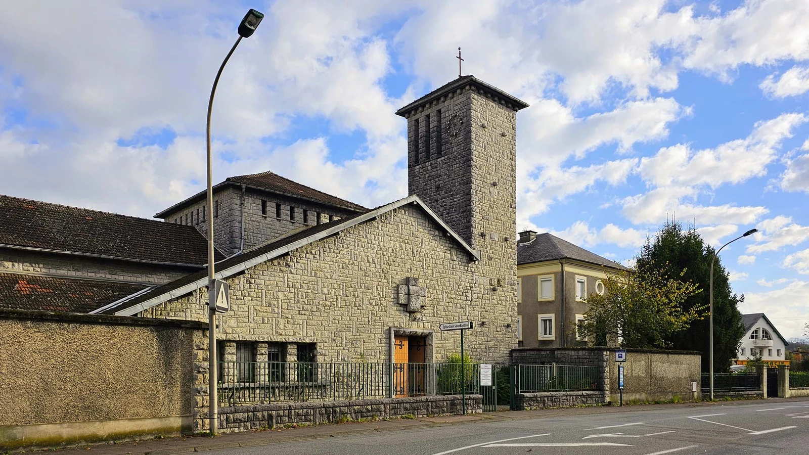 Eglise Saint-Jean-Baptiste — Lourdes