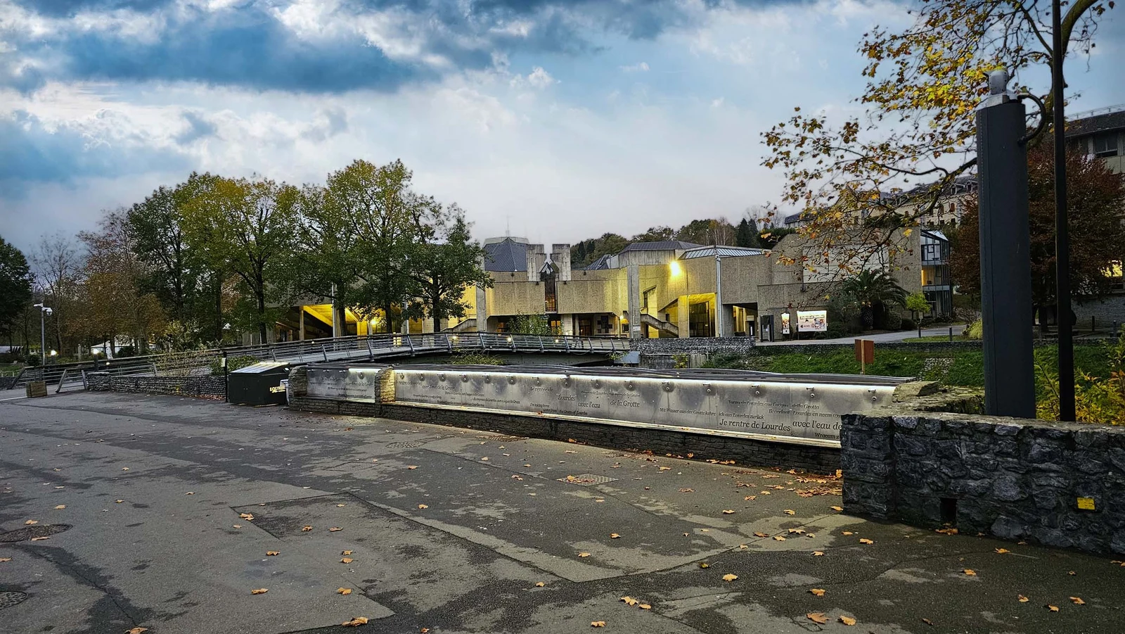 Fontaine de Lourdes — Lourdes