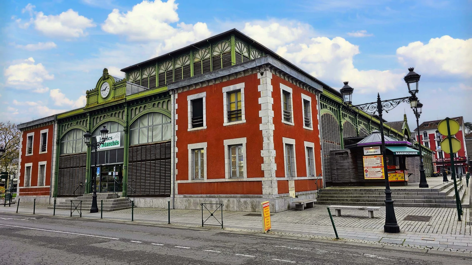 Les Halles — Lourdes
