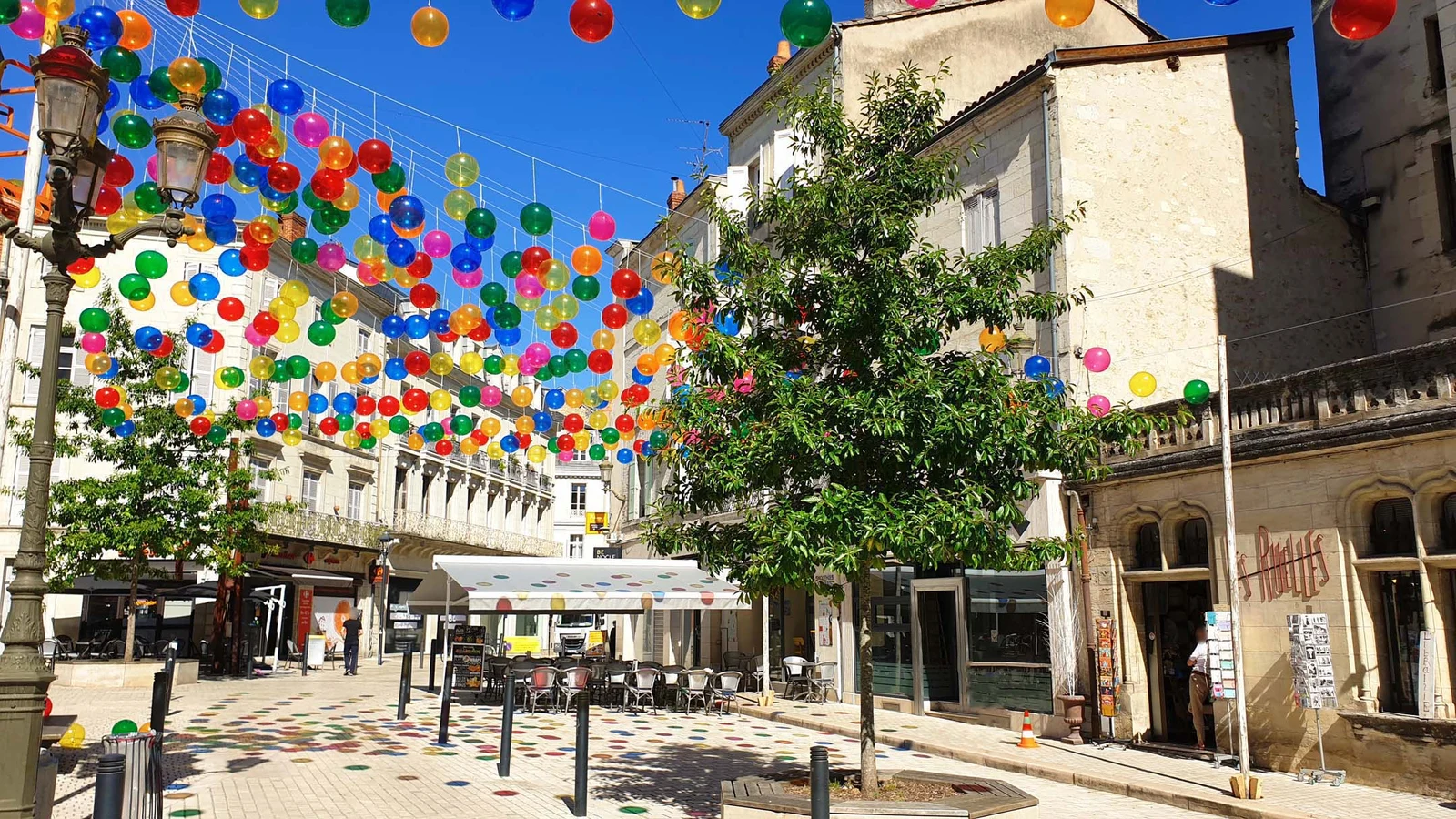 Place de l'Ancien Hôtel de Ville — Périgueux