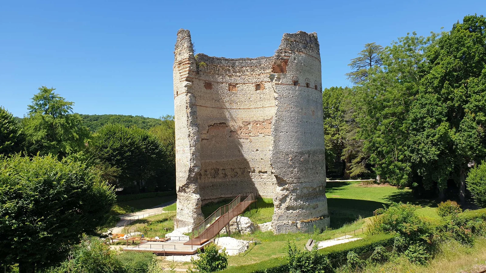 Tour de Vésone * — Périgueux