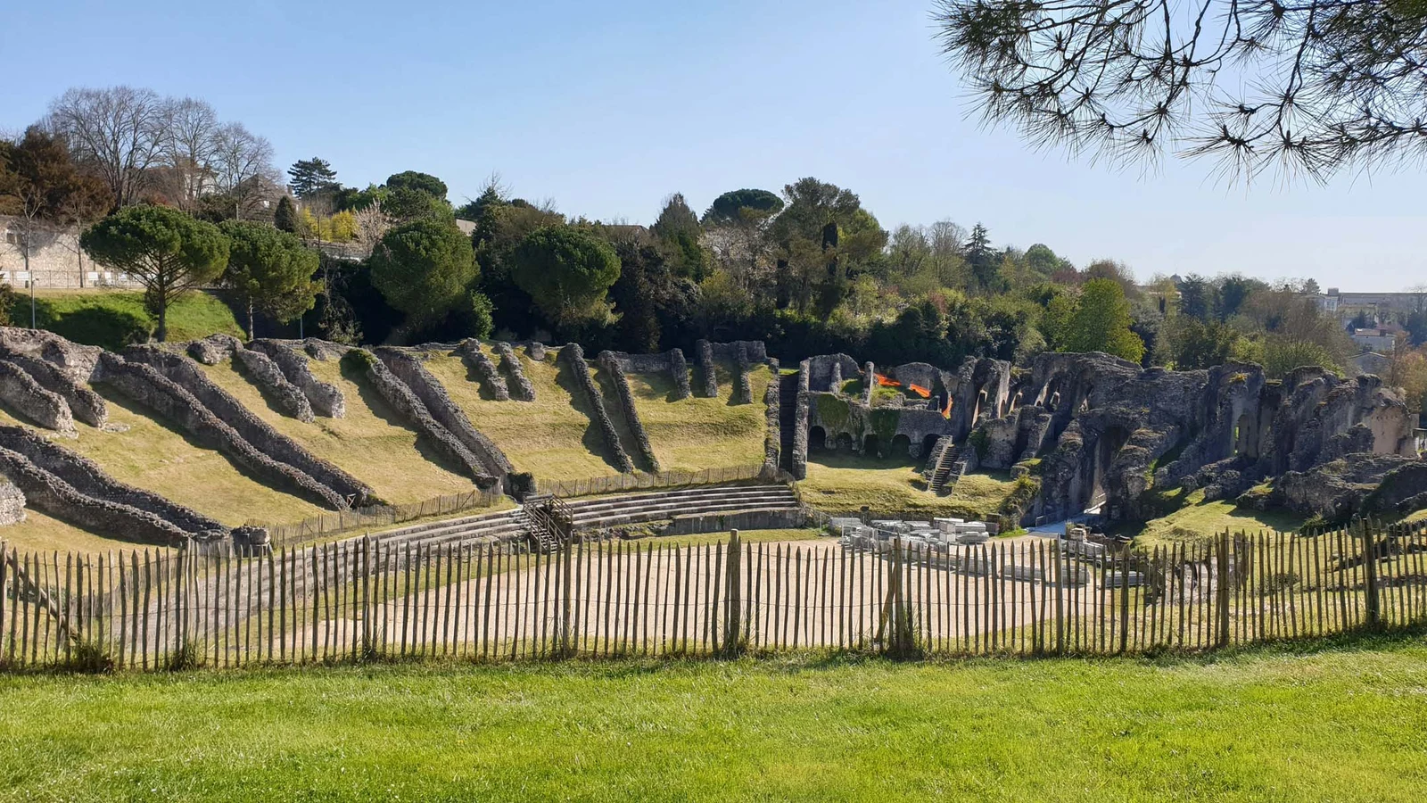 Amphithéâtre gallo-romain de Saintes * — Saintes
